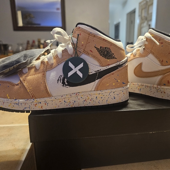 Air Jordan 1 Mid SE Brushstroke - Picture 4 of 6